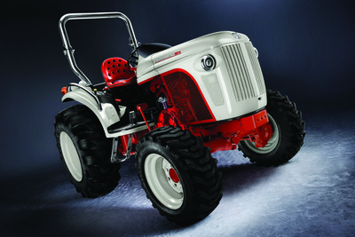 New Holland remporte deux GOOD DESIGN™ Awards  2009 pour le tracteur compact Boomer 8N et pour l'accoudoir SideWinder™ II