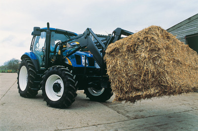 Tracteur T6000 de New Holland avec une motorisation répondant aux normes d'émissions Tier III